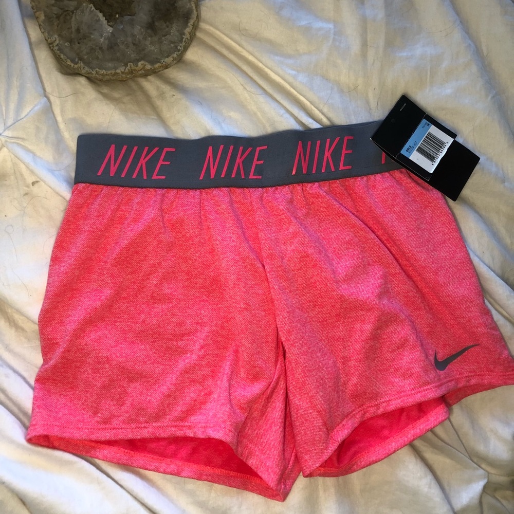 BRAND NEW NIKE SHORTS